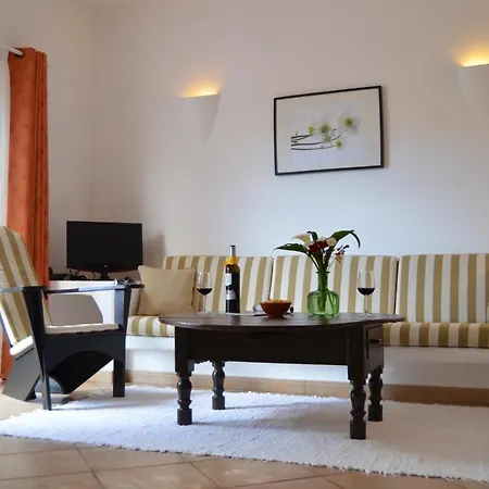 Two Bedroom With Garden View In * Luz