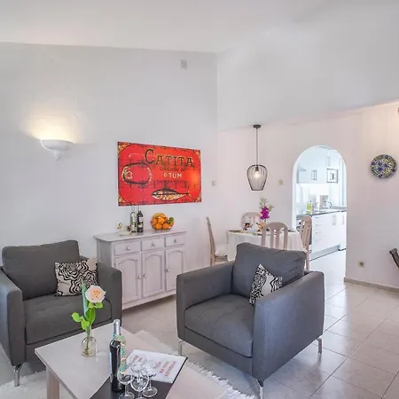 With Garden View In Appartement Luz
